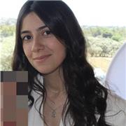 Salve, sono Chiara, una ragazza di 21 anni attualmente studentessa di Economia all'Università di Cagliari. O